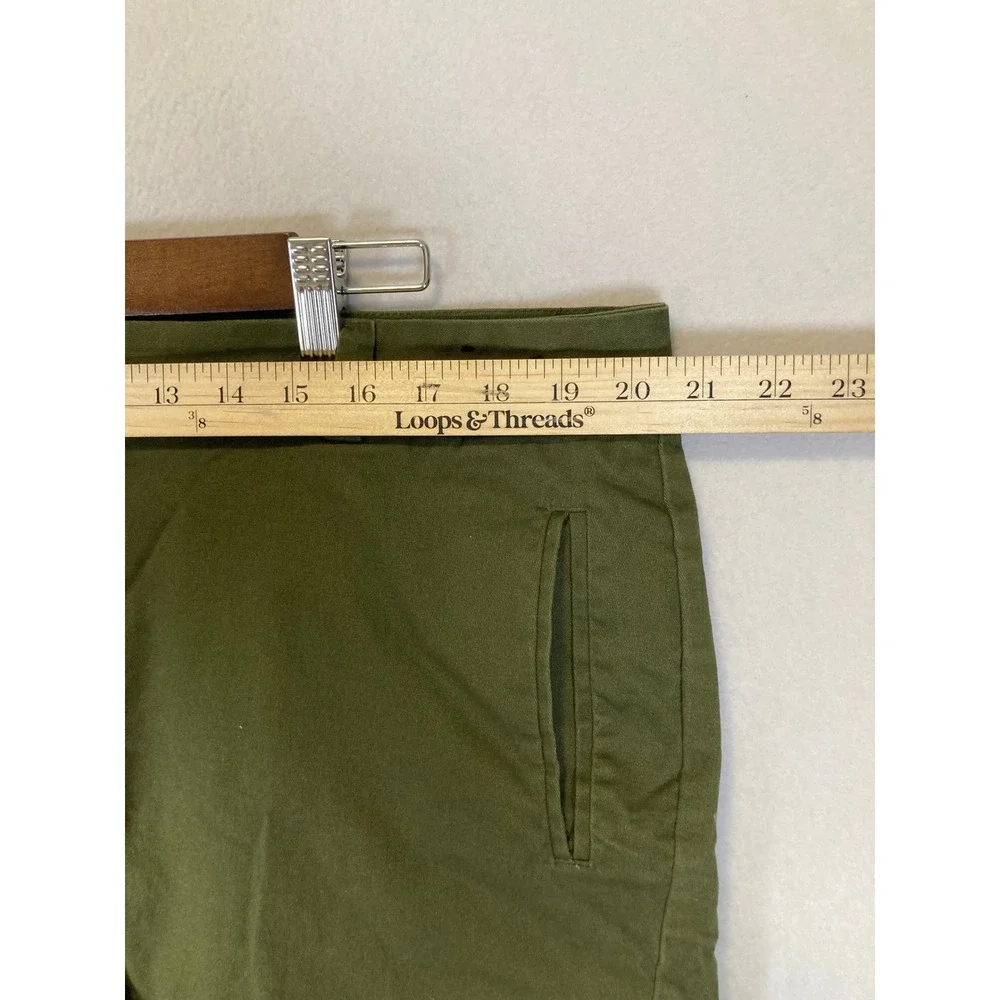 Safari Chic a.n.a Women 18 Olive Green Twill Stretch Mid Rise Chino‎ Shorts